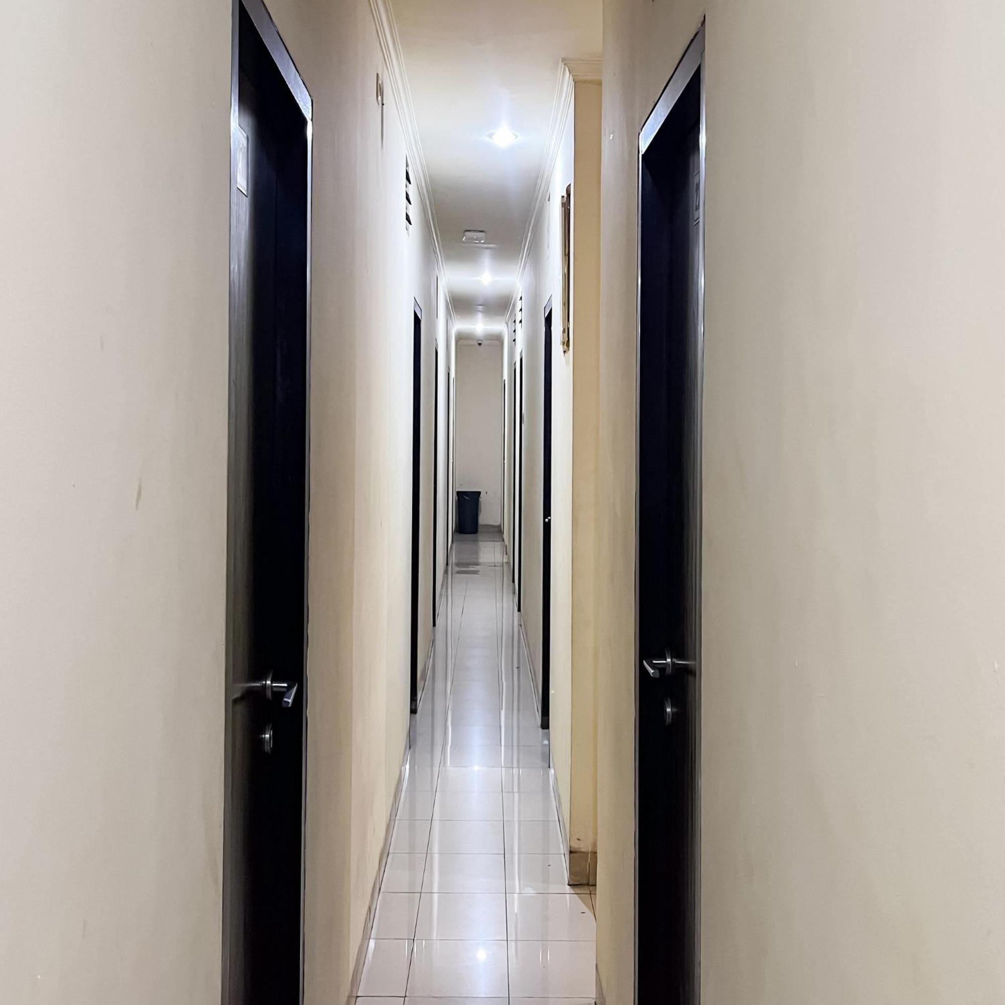 Arcadia Rooms Redpartner Jacarta Exterior foto
