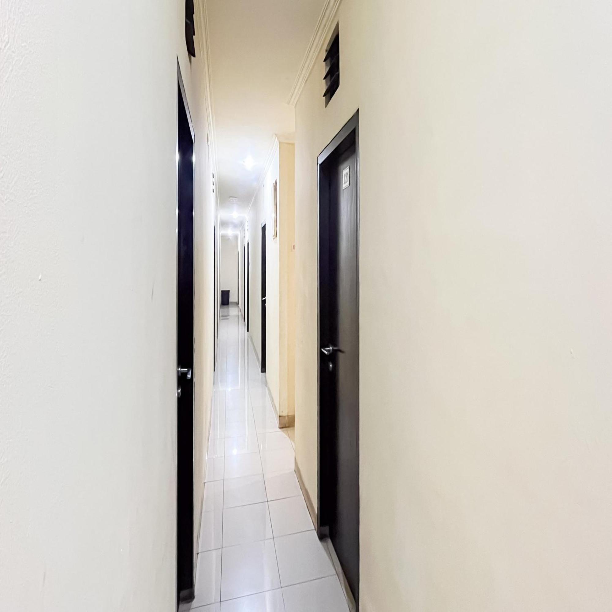 Arcadia Rooms Redpartner Jacarta Exterior foto