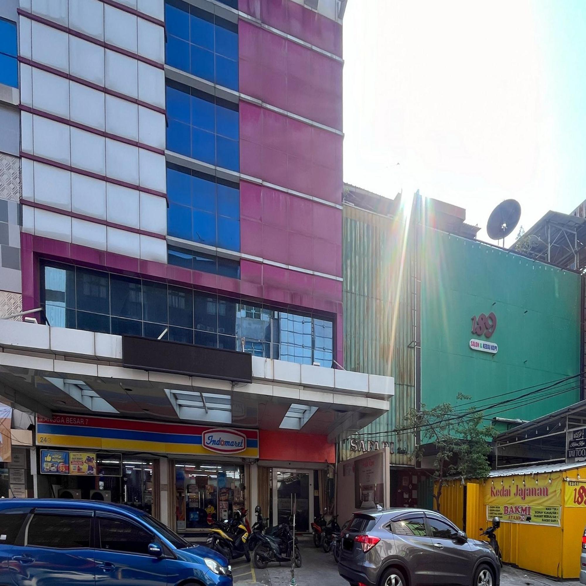 Arcadia Rooms Redpartner Jacarta Exterior foto