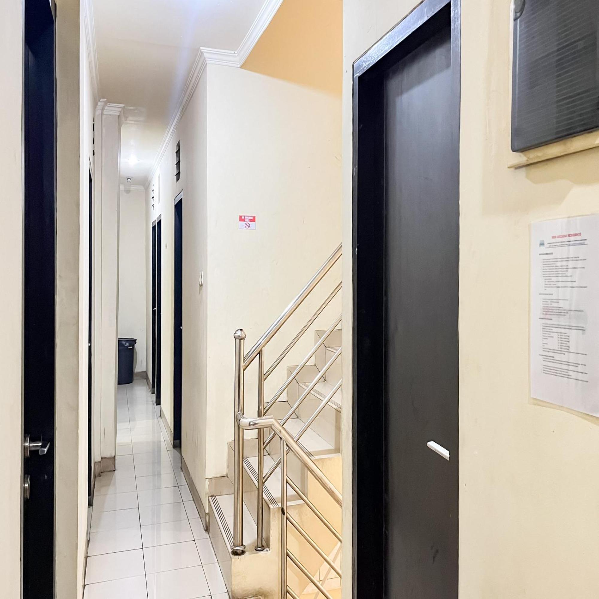 Arcadia Rooms Redpartner Jacarta Exterior foto