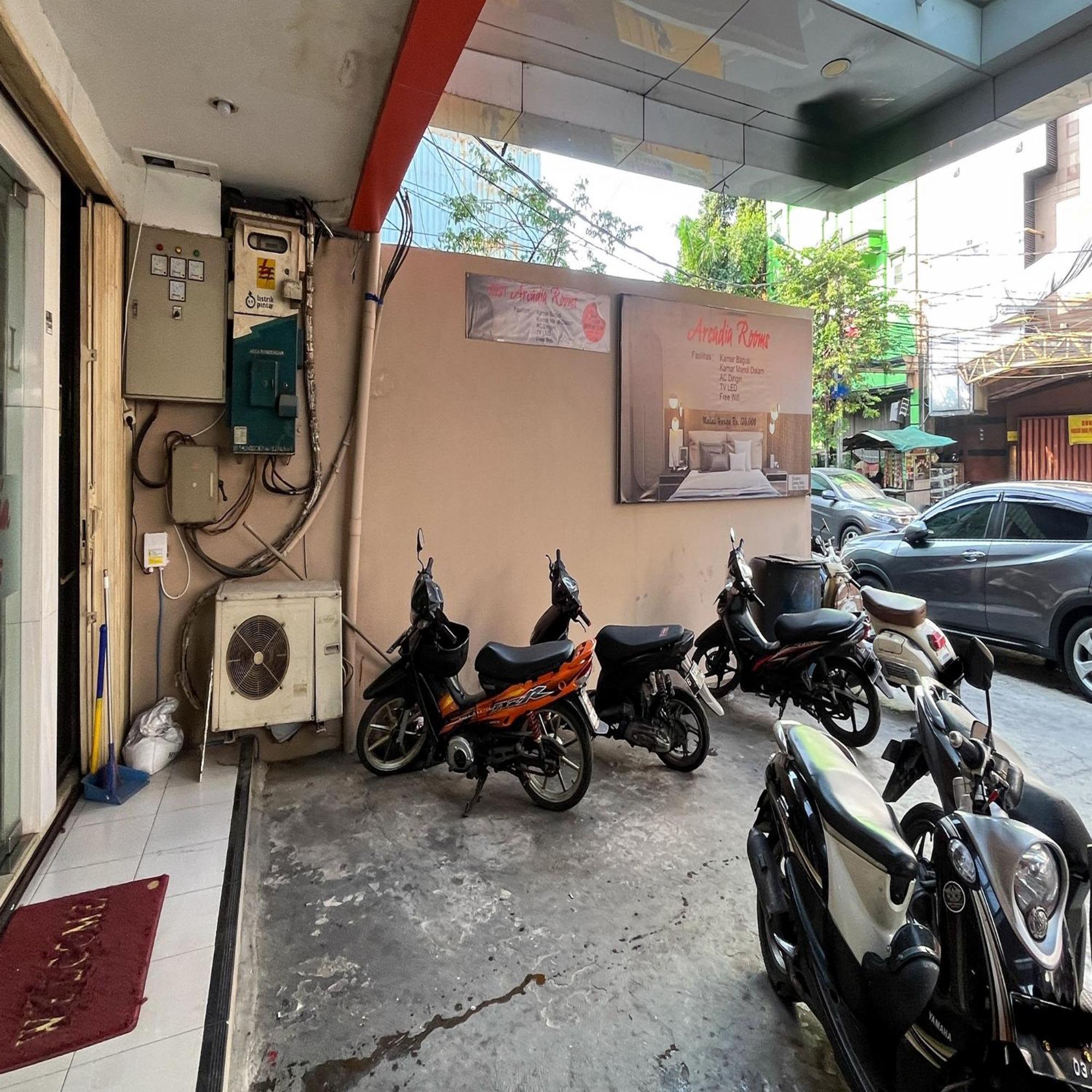 Arcadia Rooms Redpartner Jacarta Exterior foto